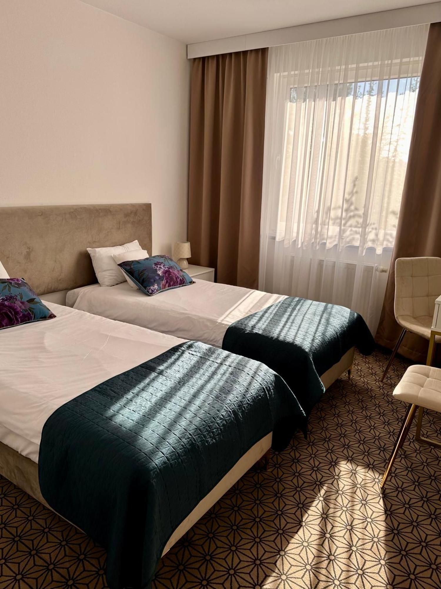 Hotel 500 Tarnowo Podgórne Eksteriør billede